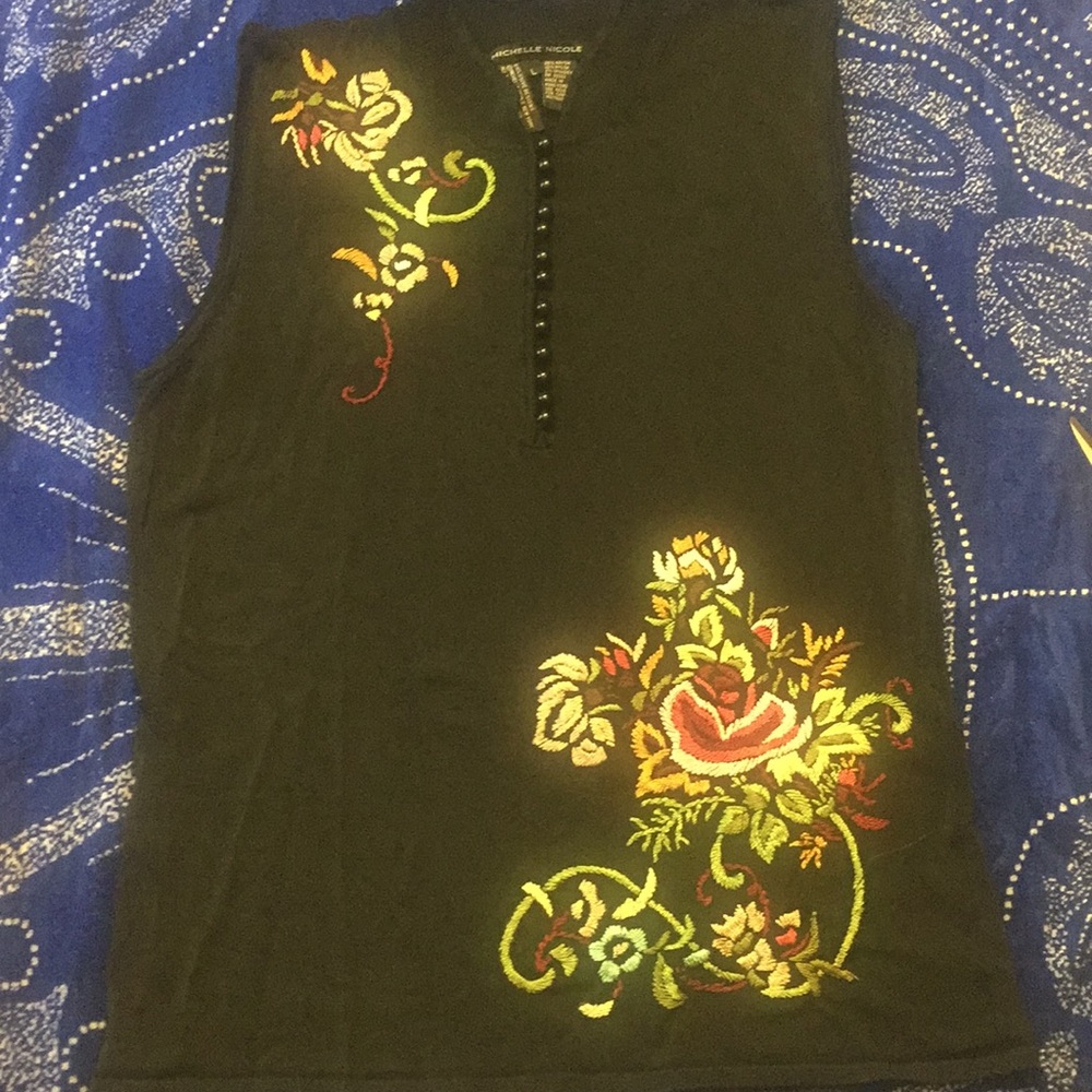 Michelle Nicole sleeveless embroidered top